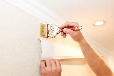 Pose de papier peint à Berné — revêtements muraux et toiles de verre